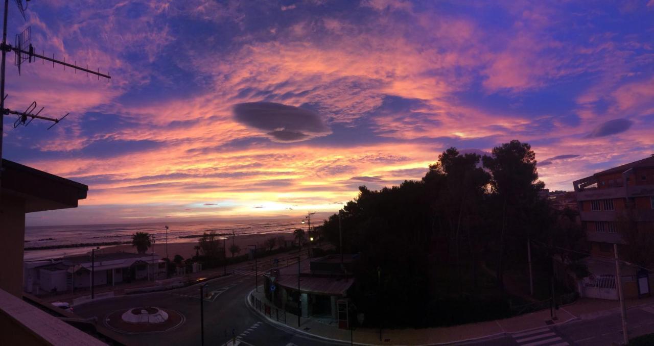 Sunrise Beach House - Sea View Apartamento Montesilvano Marina Exterior foto